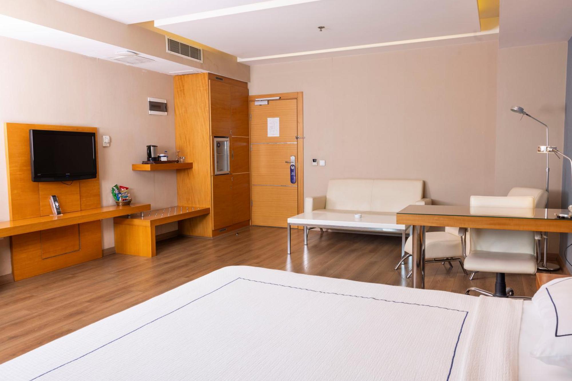 איזמיר Anemon Kent Cigli Otel מראה חיצוני תמונה